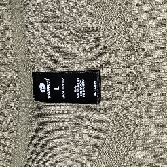 90-degree long sleeve crop top - Picture 3 of 4